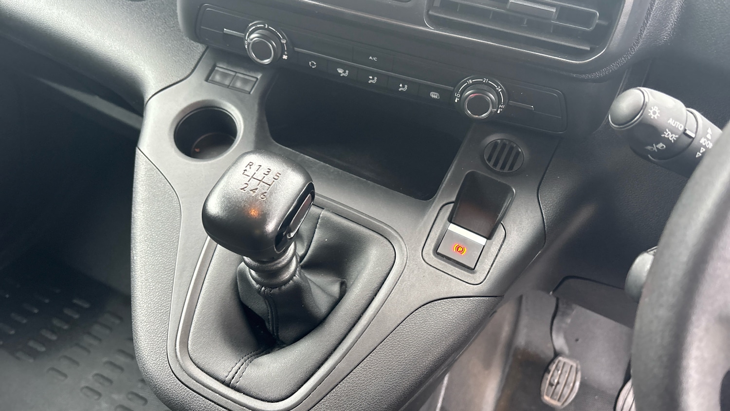 Used Peugeot Partner 2022 for sale - 77332387: Photo 21