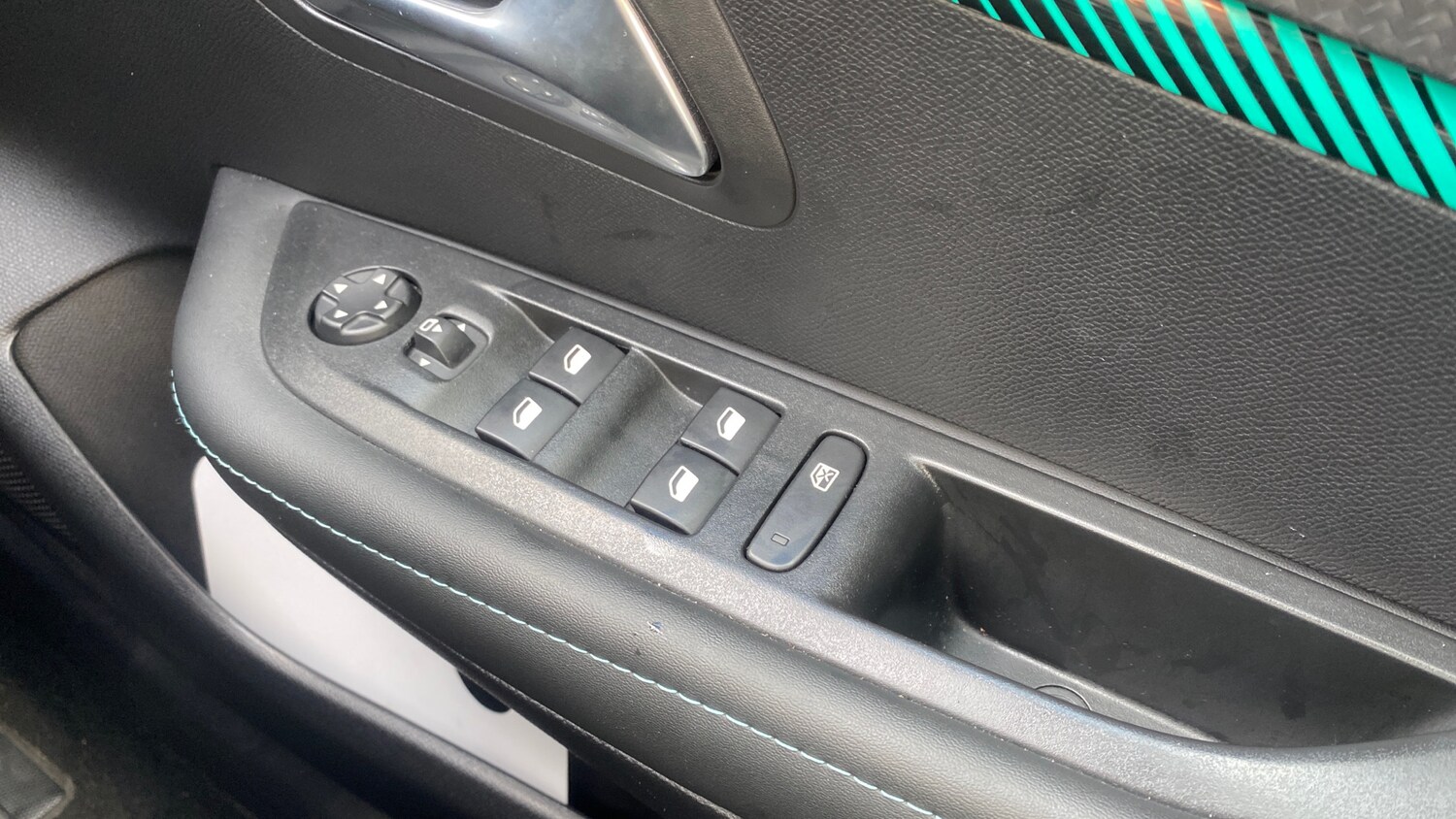 Used Peugeot 208 2022 for sale - 76389581: Photo 22