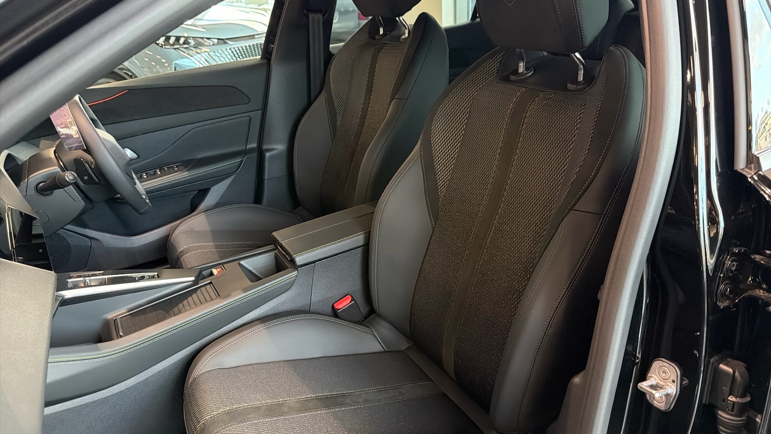 Used Peugeot 408 2025 for sale - 76977279: Photo 33