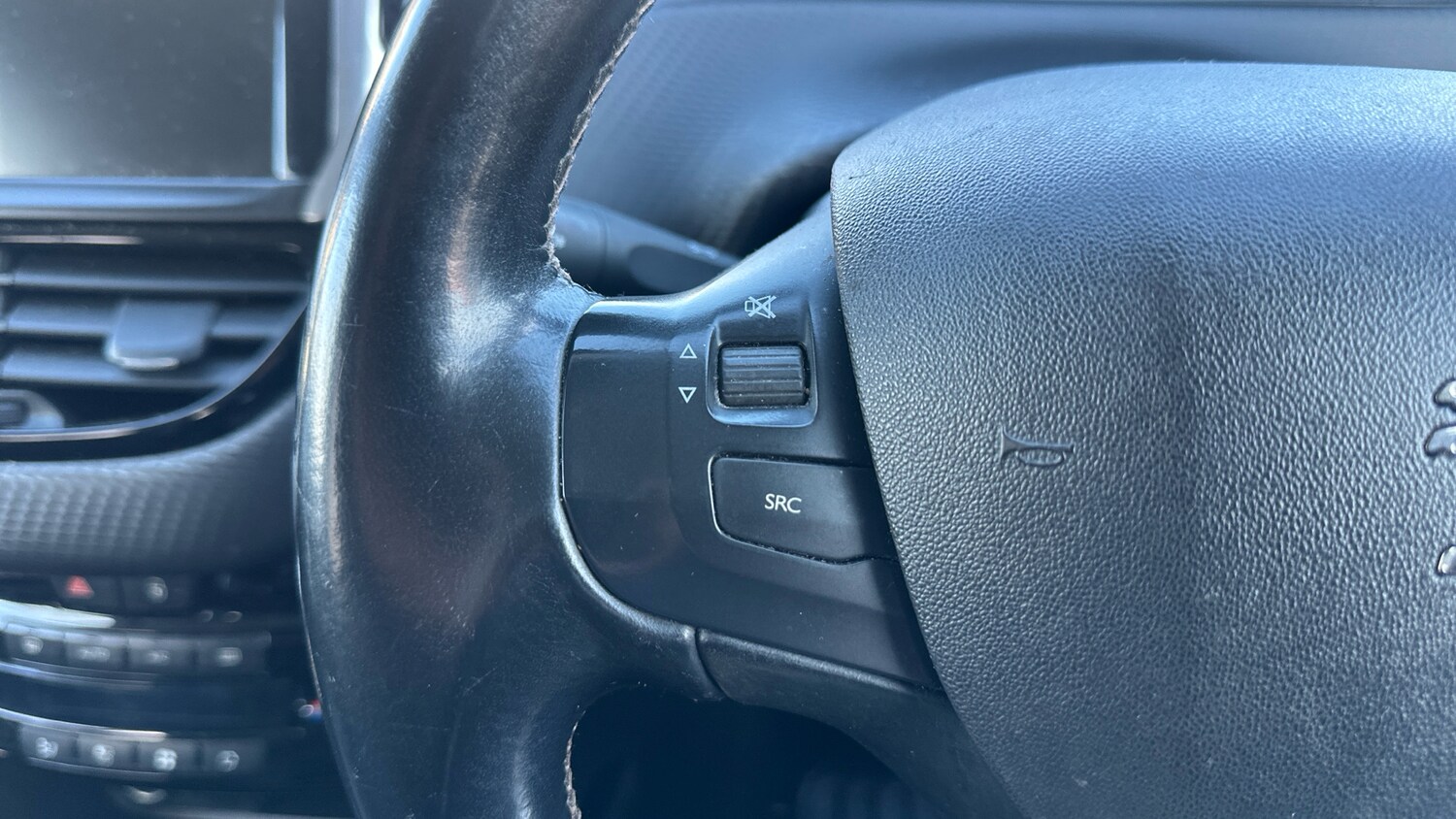 Used Peugeot 2008 2019 for sale - 77560418: Photo 23