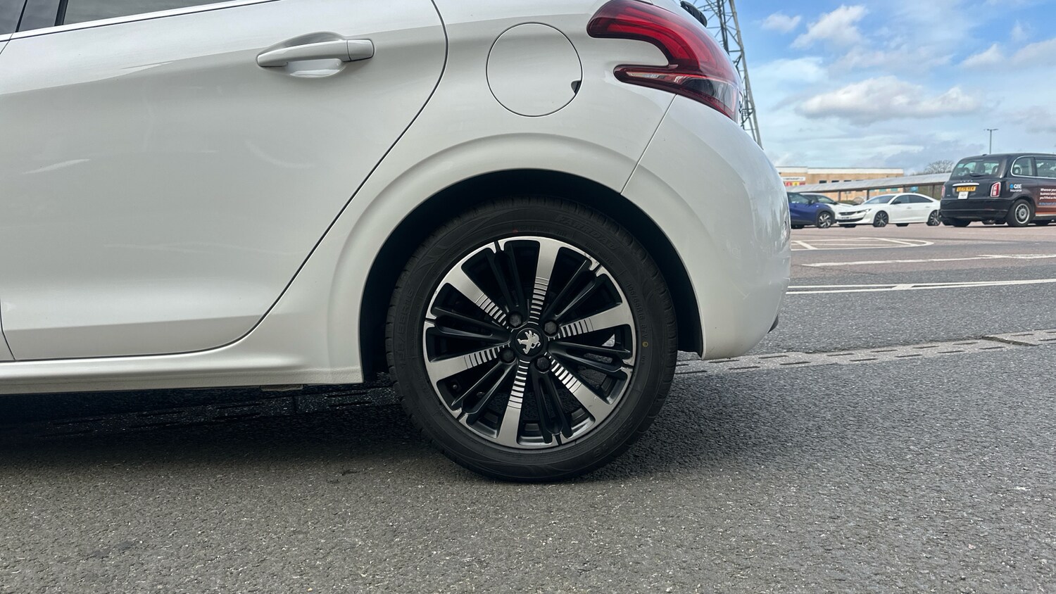 Used Peugeot 208 2019 for sale - 77825845: Photo 15