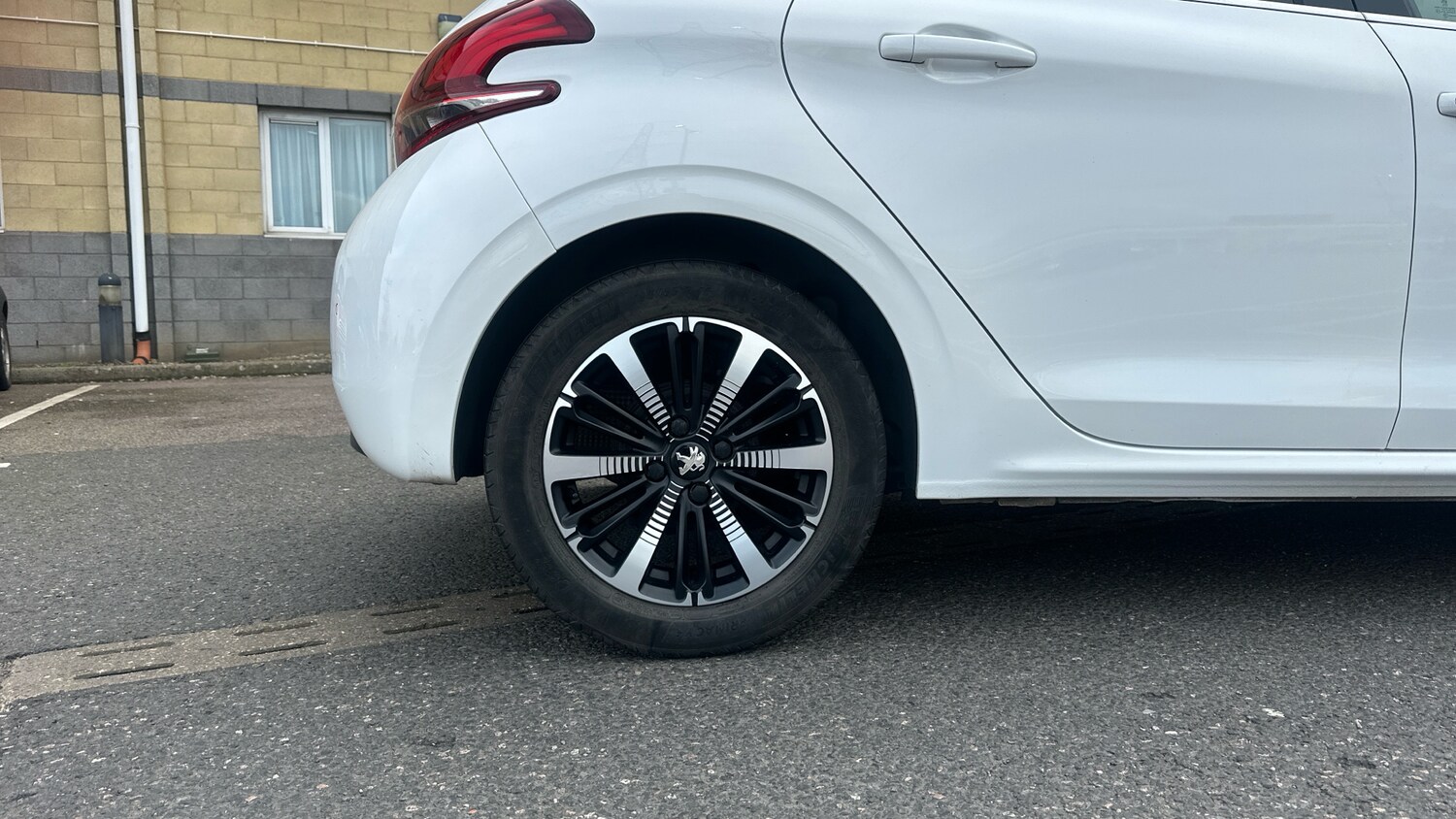 Used Peugeot 208 2019 for sale - 77825845: Photo 16