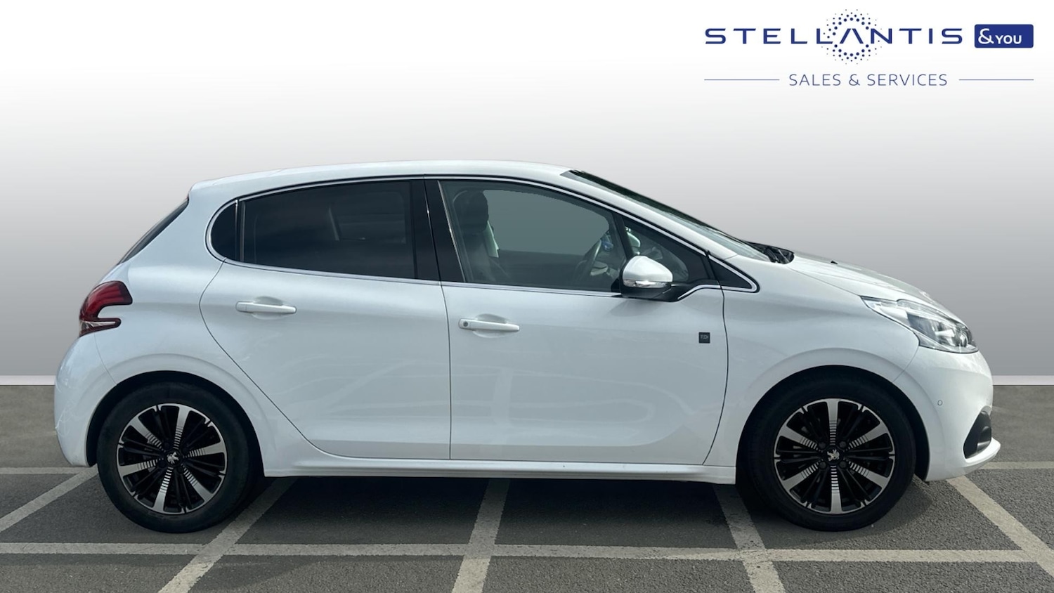 Used Peugeot 208 2019 for sale - 77825845: Photo 2