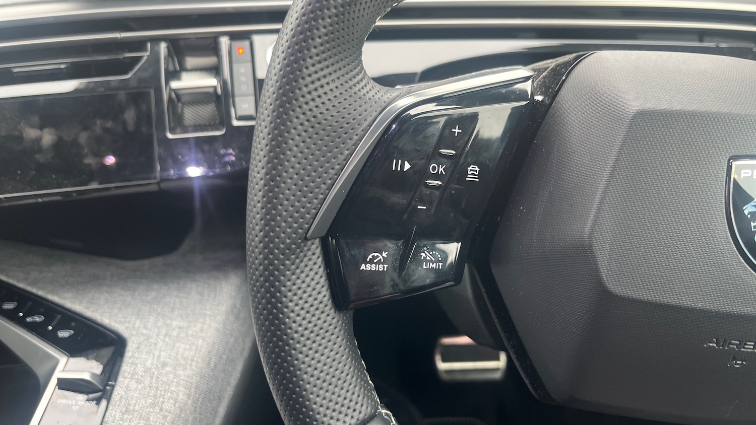 Used Peugeot 5008 2024 for sale - 77332456: Photo 24