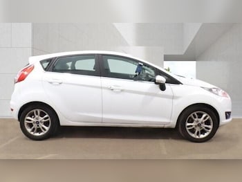 Used Ford Fiesta 2015 for sale - 79086097: Photo