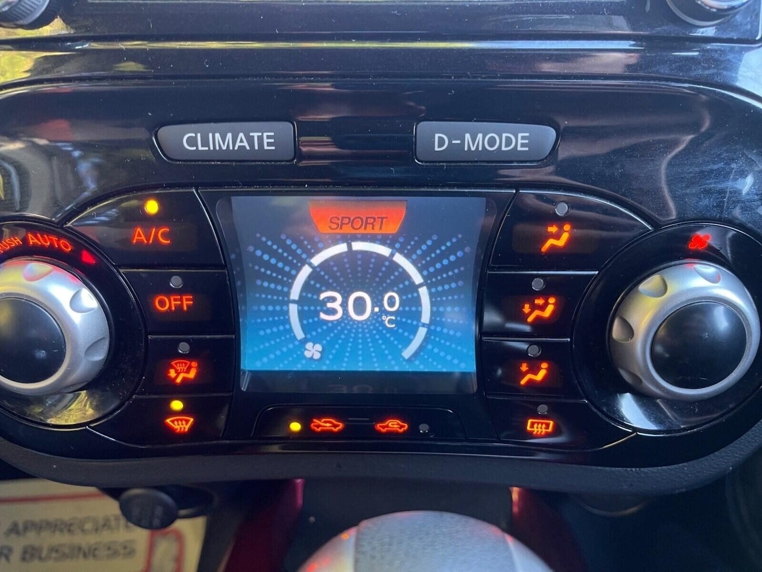 Used Nissan Juke 2014 for sale - 76638750: Photo 25