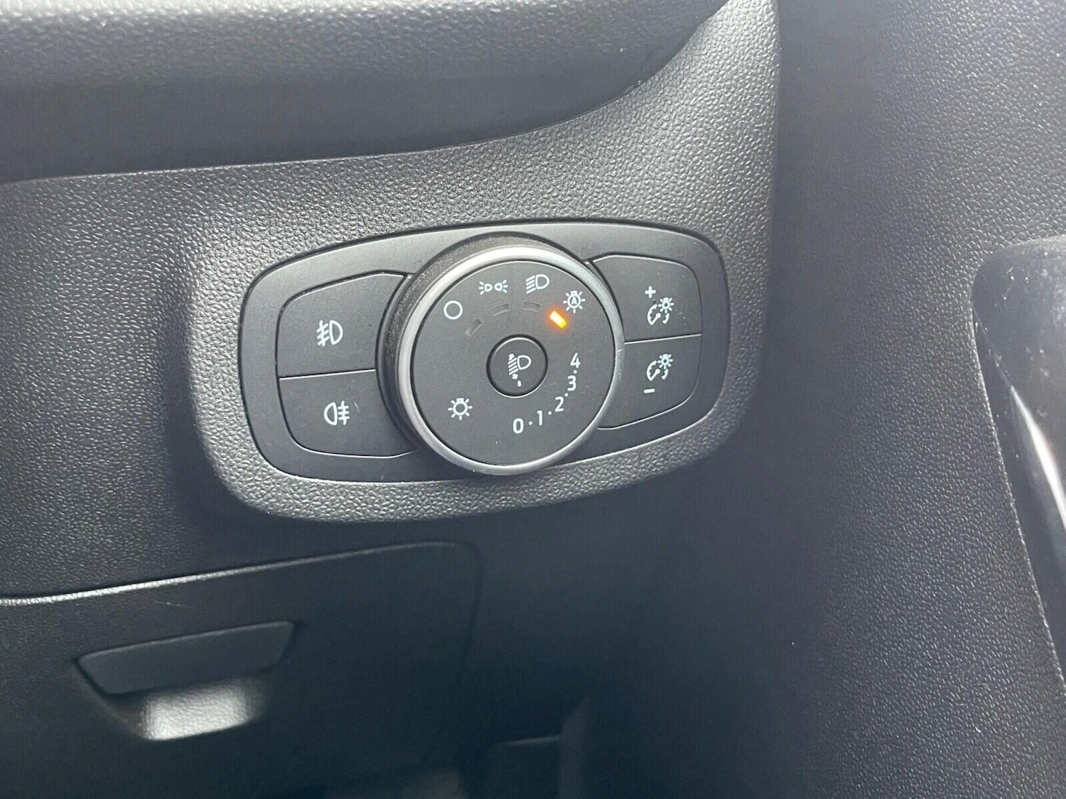 Used Ford Fiesta 2018 for sale - 76207581: Photo 31