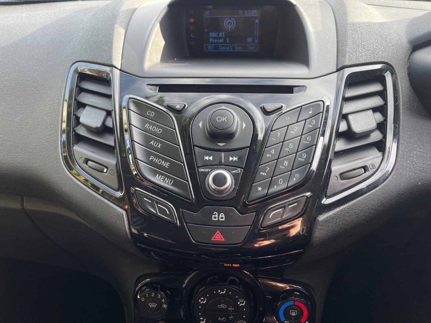 Used Ford Fiesta 2012 for sale - 76329829: Photo 21