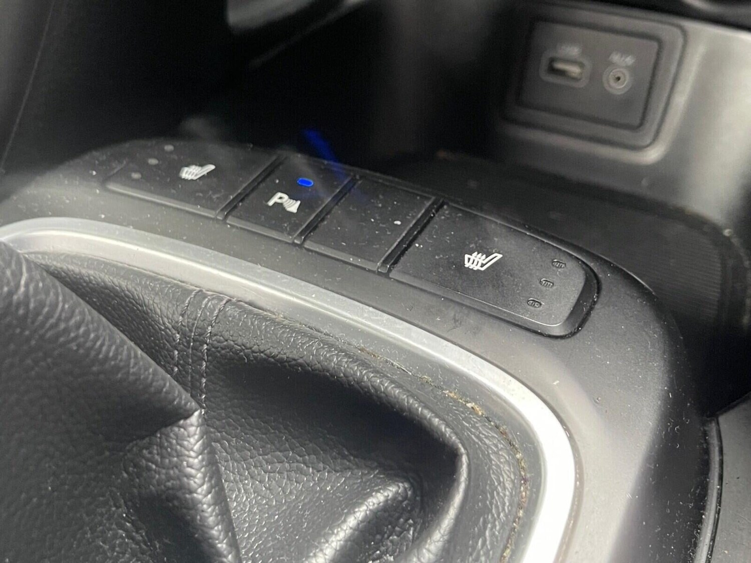 Used Hyundai Santa Fe 2016 for sale - 77487129: Photo 27