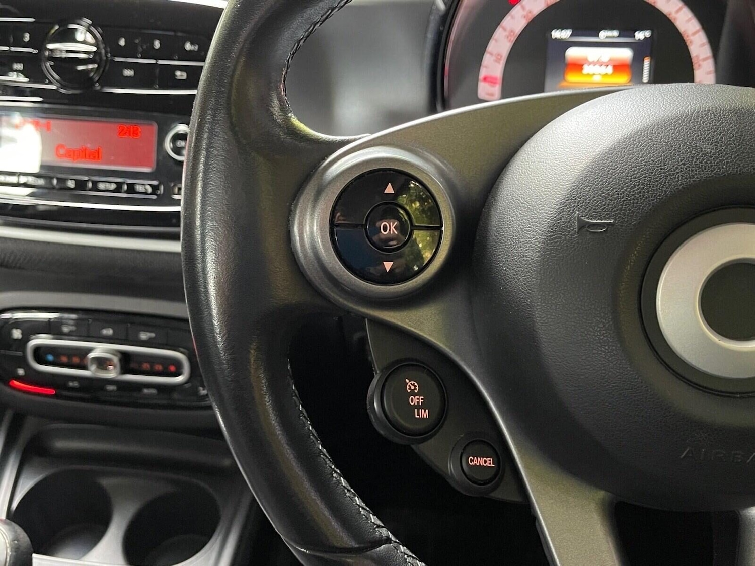 Used smart fortwo 2017 for sale - 76316432: Photo 21