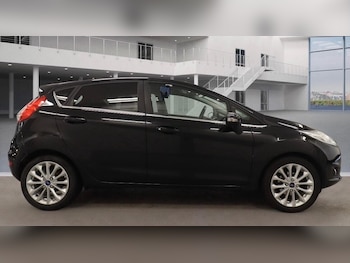 Used Ford Fiesta 2017 for sale - 76526103: Photo