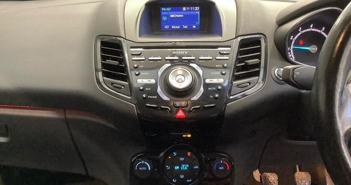 Used Ford Fiesta 2017 for sale - 76526103: Photo 6