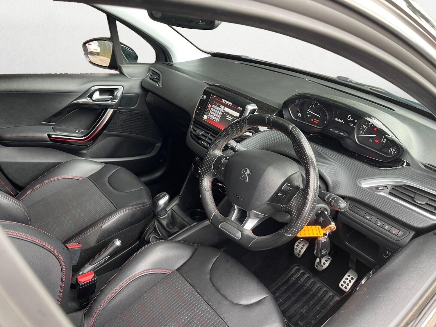 Used Peugeot 208 2016 for sale - 76023164: Photo 15