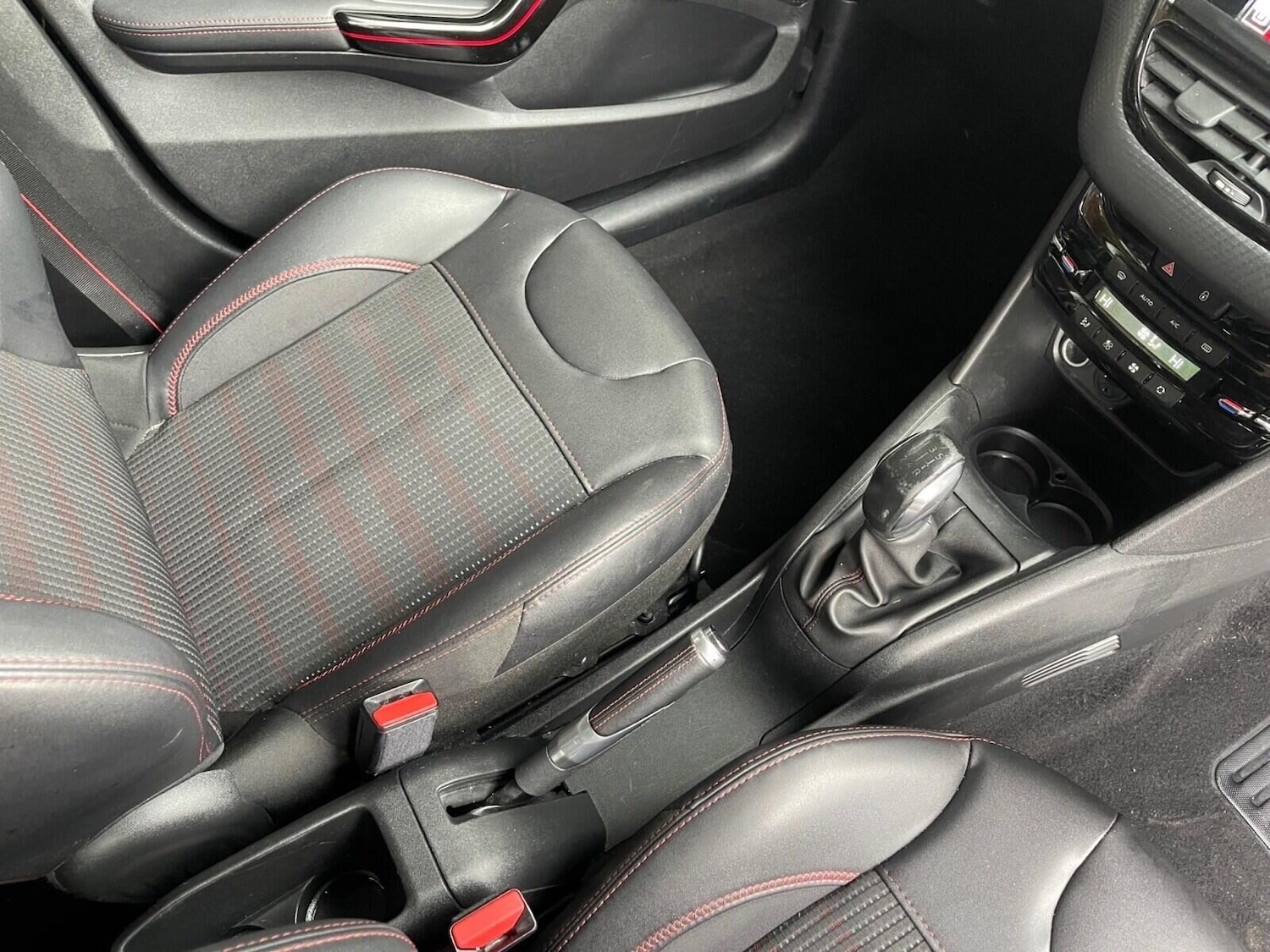 Used Peugeot 208 2016 for sale - 76023164: Photo 22