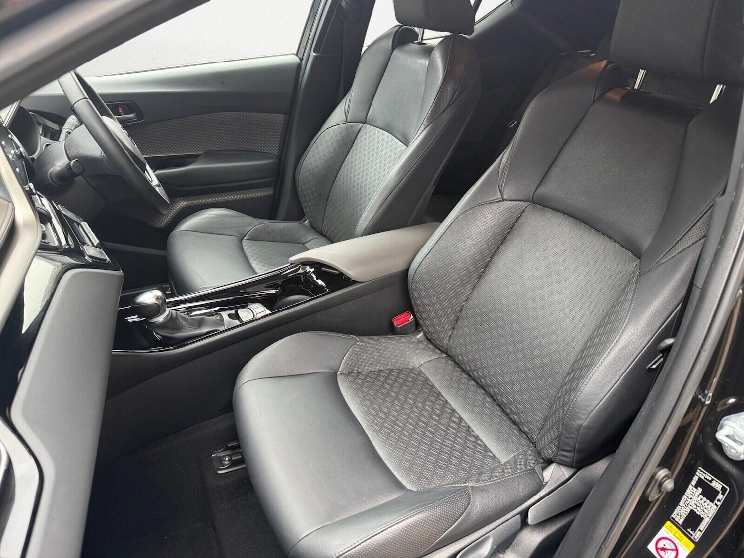 Used Toyota C-HR 2020 for sale - 77846680: Photo 11