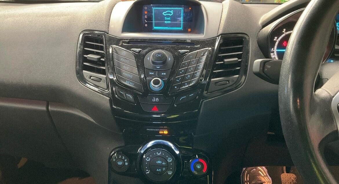 Used Ford Fiesta 2015 for sale - 76631192: Photo 5