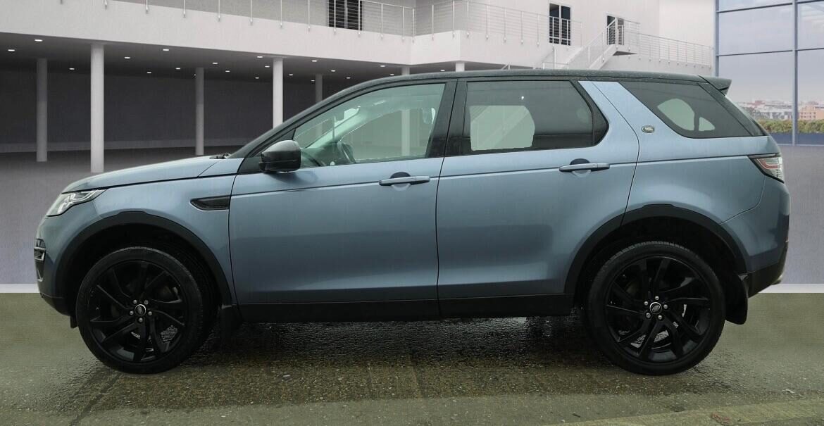 Used Land Rover Discovery Sport 2018 for sale - 77896057: Photo 3
