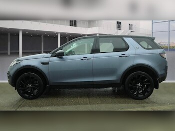 Used Land Rover Discovery Sport 2018 for sale - 77896057: Photo