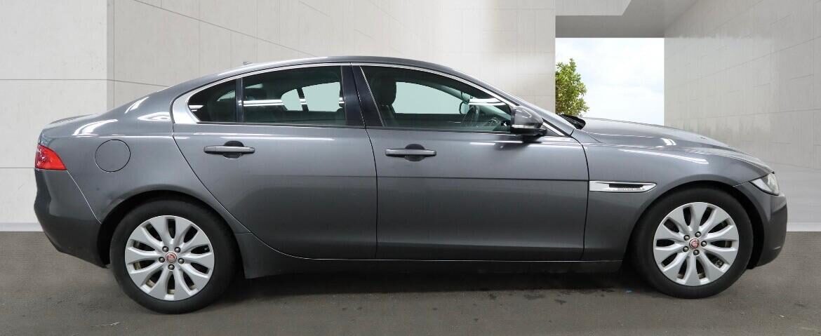 Used Jaguar XE 2015 for sale - 78164591: Photo 3