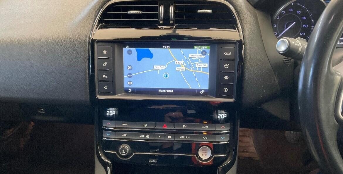 Used Jaguar XE 2015 for sale - 78164591: Photo 5