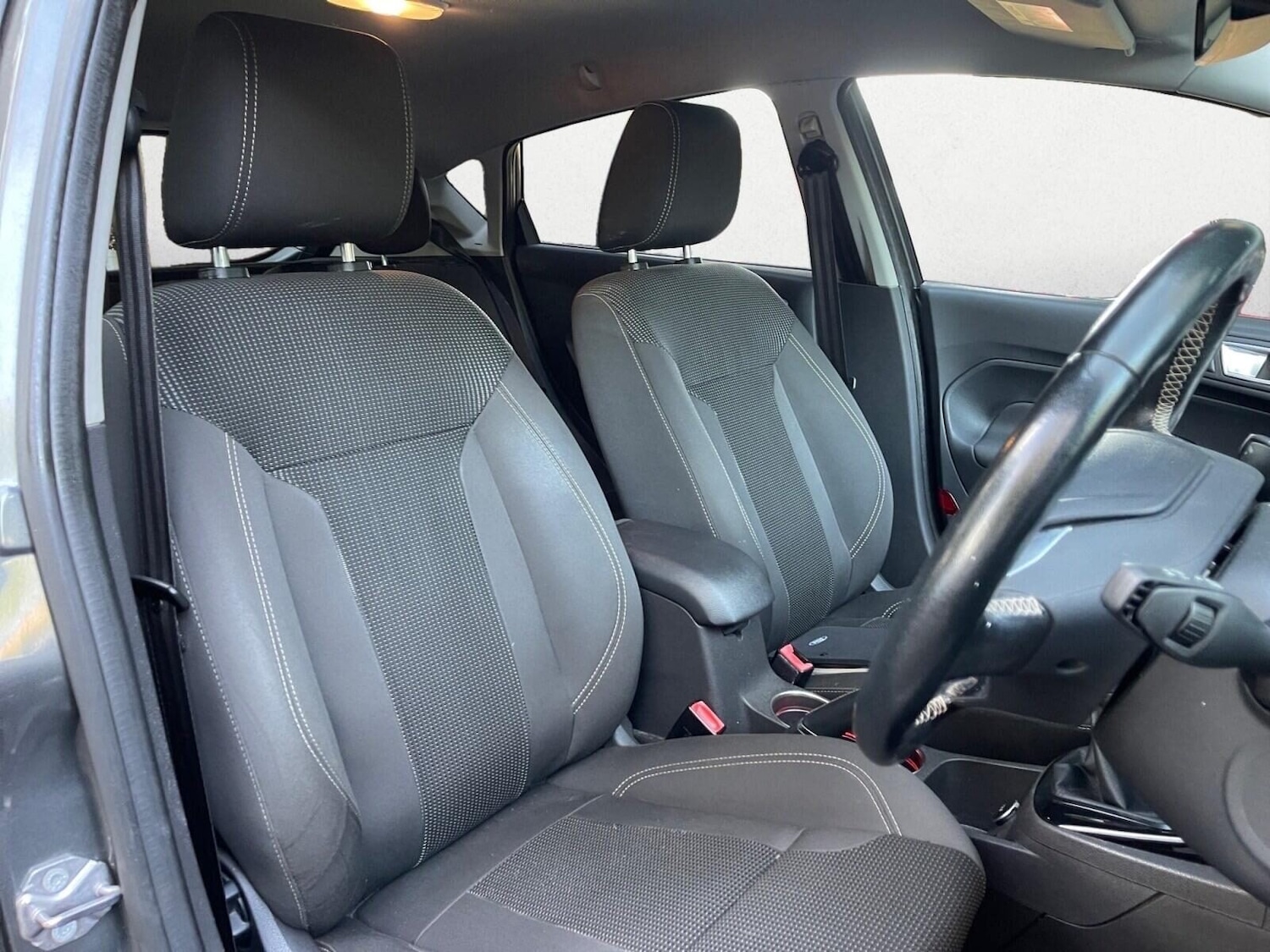 Used Ford Fiesta 2017 for sale - 77947169: Photo 10