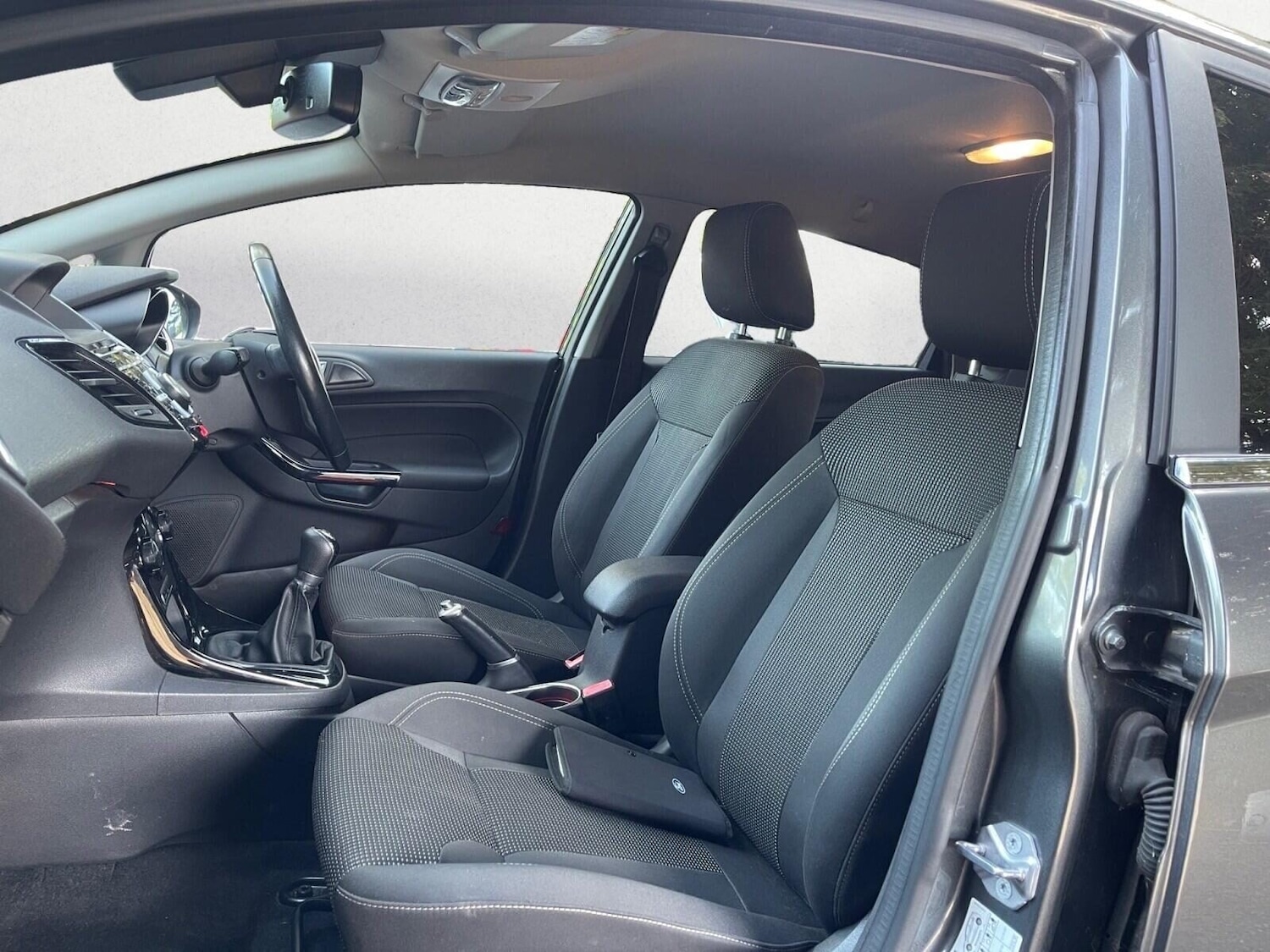 Used Ford Fiesta 2017 for sale - 77947169: Photo 15