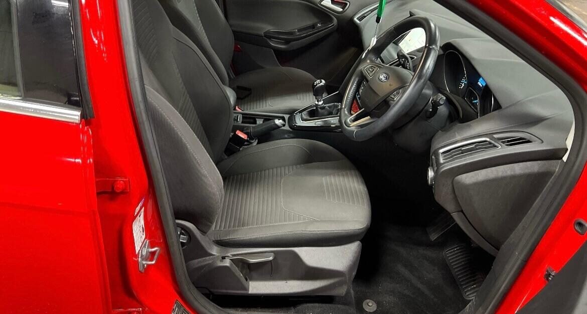 Used Ford Focus 2017 for sale - 76945449: Photo 5