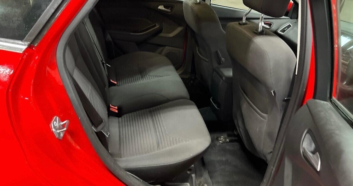 Used Ford Focus 2017 for sale - 76945449: Photo 8