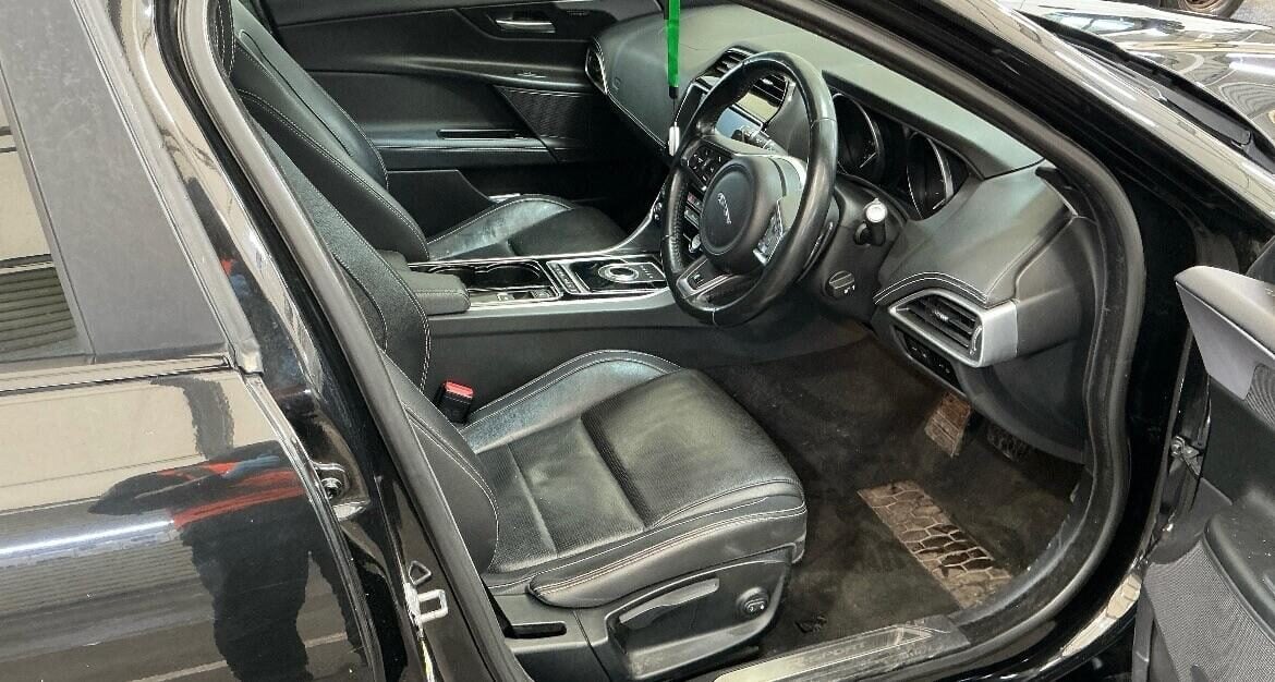 Used Jaguar XE 2017 for sale - 77562950: Photo 5