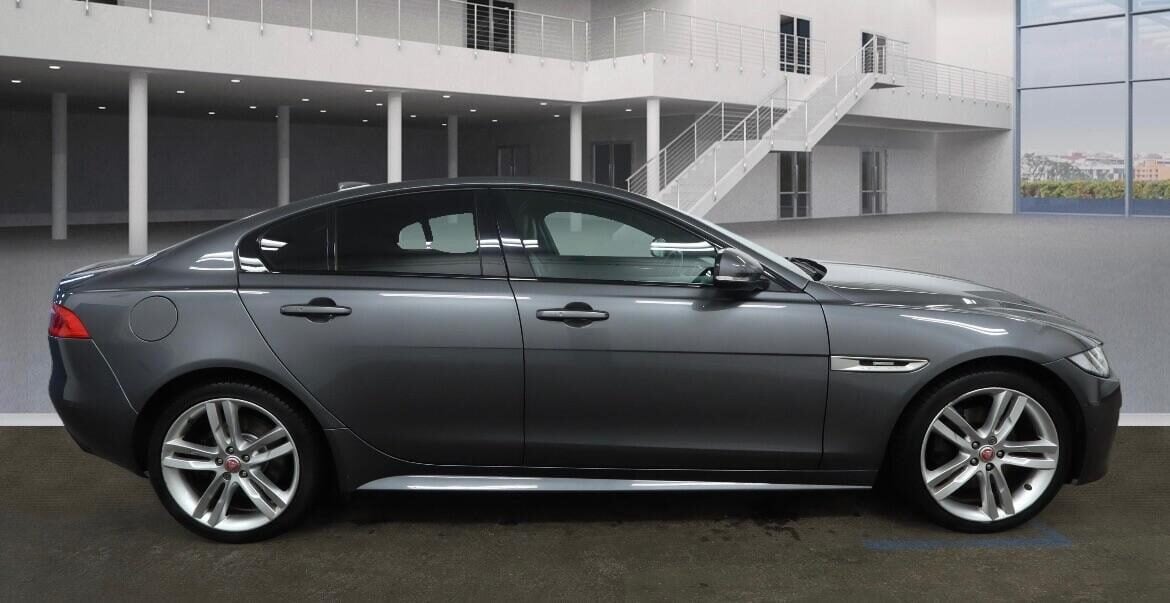 Used Jaguar XE 2017 for sale - 77818184: Photo 3