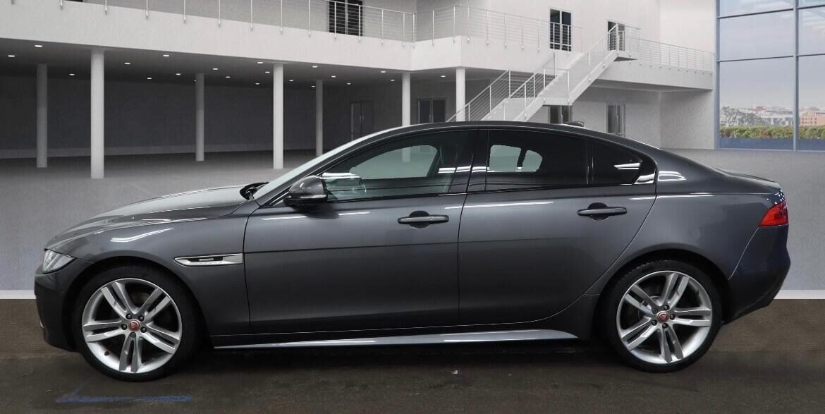 Used Jaguar XE 2017 for sale - 77818184: Photo 4