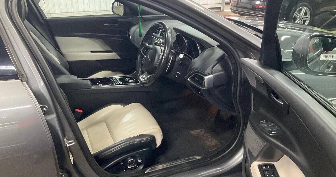 Used Jaguar XE 2017 for sale - 77818184: Photo 7