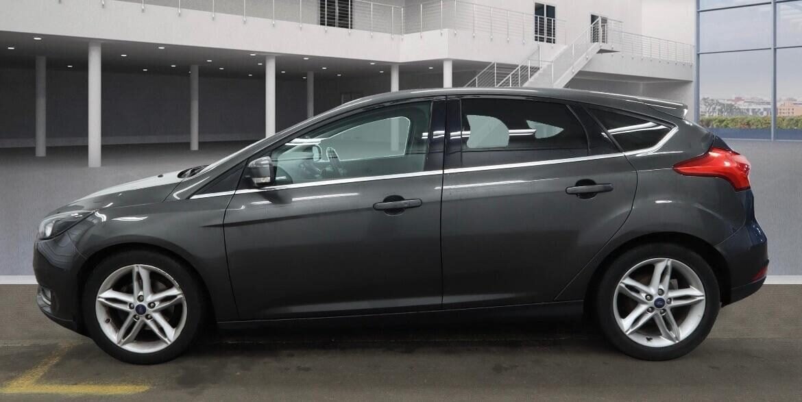 Used Ford Focus 2017 for sale - 76919867: Photo 3
