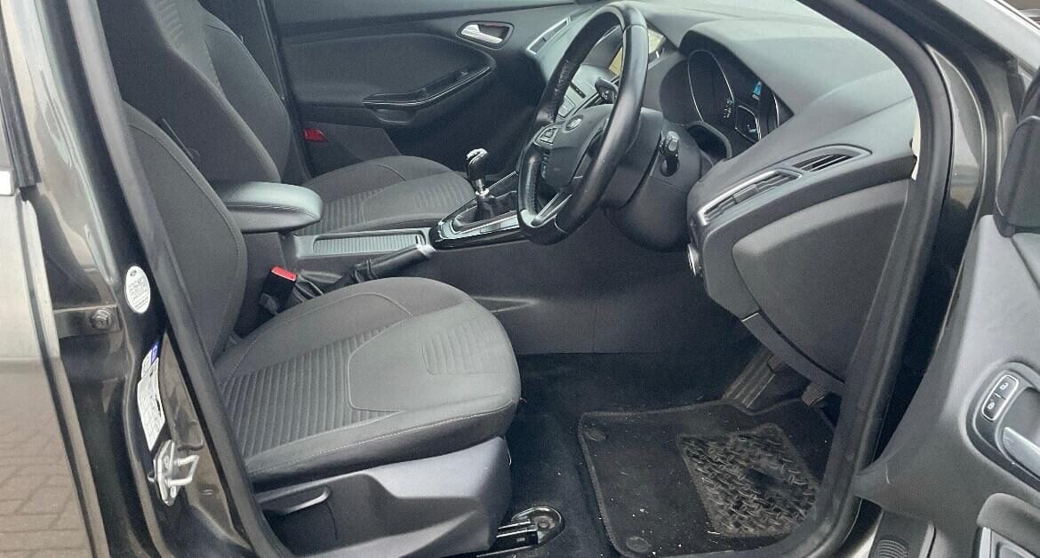 Used Ford Focus 2017 for sale - 76919867: Photo 5