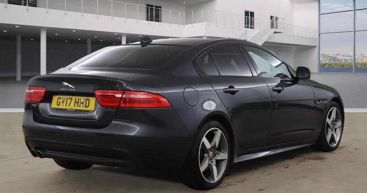 Used Jaguar XE 2017 for sale - 77077048: Photo 4