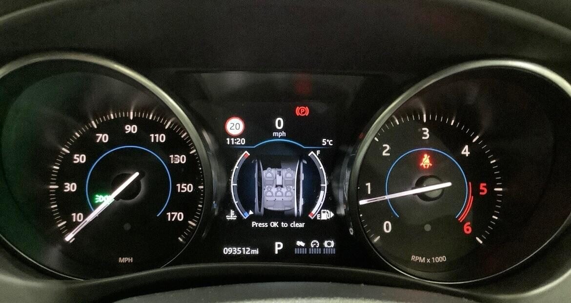 Used Jaguar XE 2017 for sale - 77077048: Photo 7