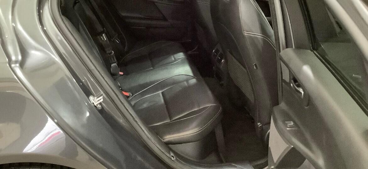 Used Jaguar XE 2017 for sale - 77077048: Photo 8