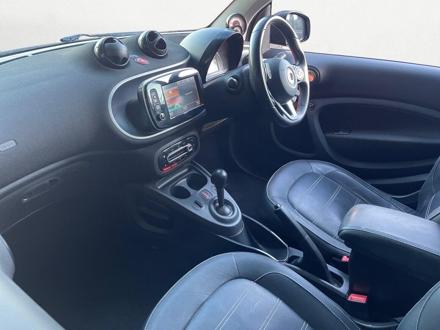 Used smart fortwo 2018 for sale - 76739409: Photo 18