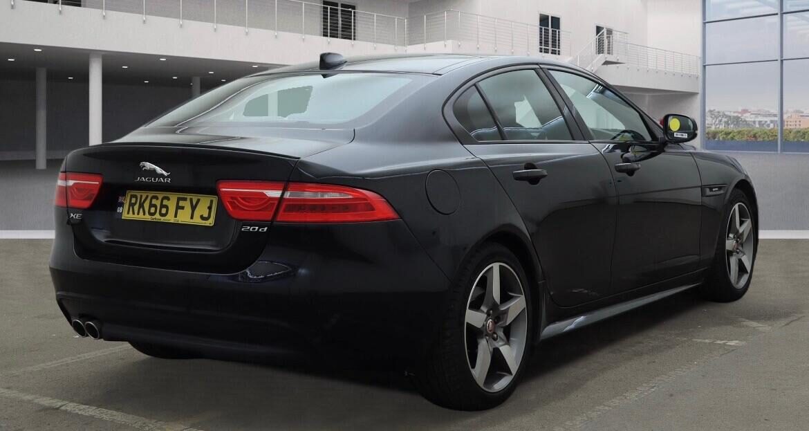Used Jaguar XE 2016 for sale - 77666044: Photo 4