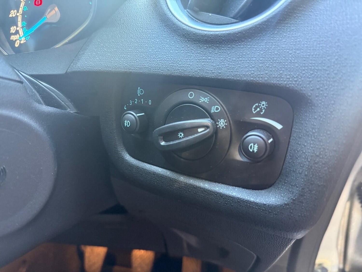 Used Ford Fiesta 2015 for sale - 77967720: Photo 27