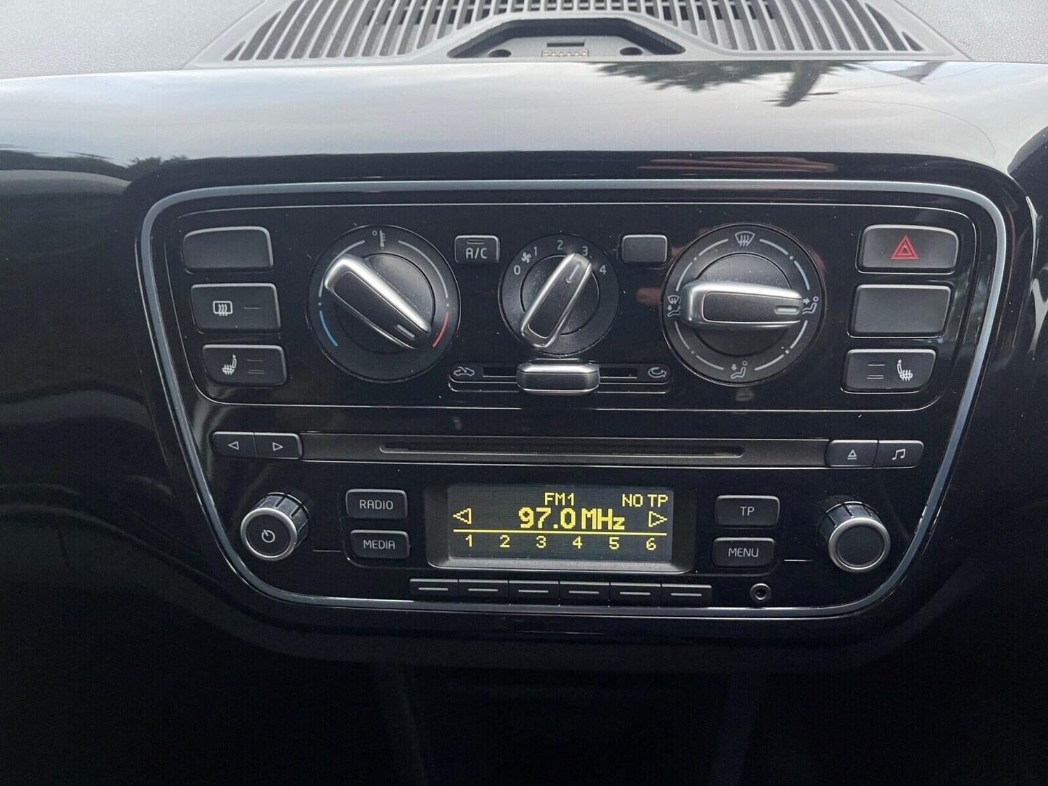 Used Volkswagen up! 2013 for sale - 76611241: Photo 22