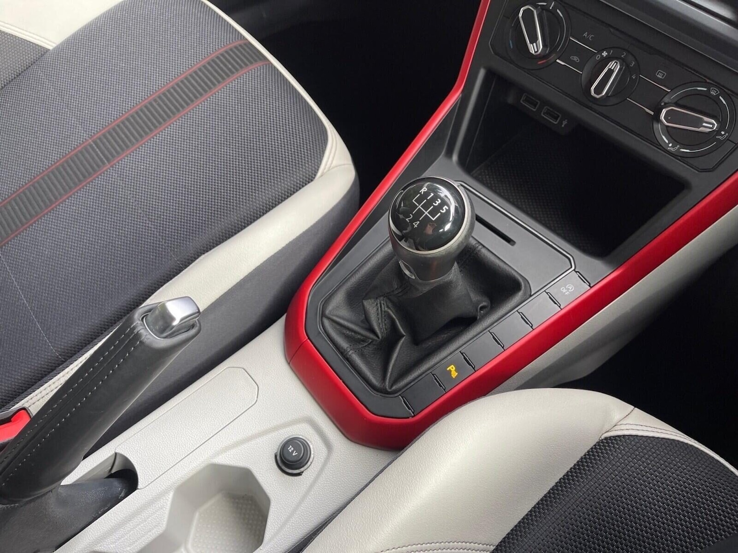 Used Volkswagen Polo 2018 for sale - 77302861: Photo 24