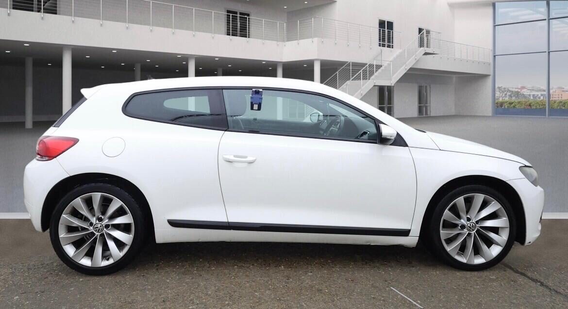 Used Volkswagen Scirocco 2011 for sale - 77037188: Photo 2