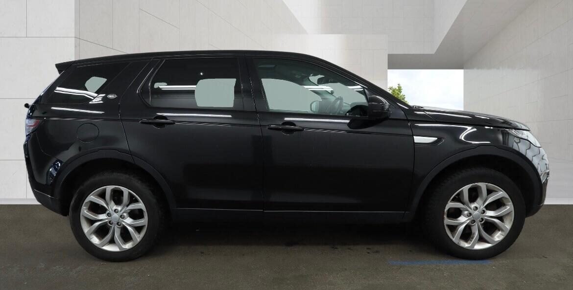 Used Land Rover Discovery Sport 2015 for sale - 78218947: Photo 3