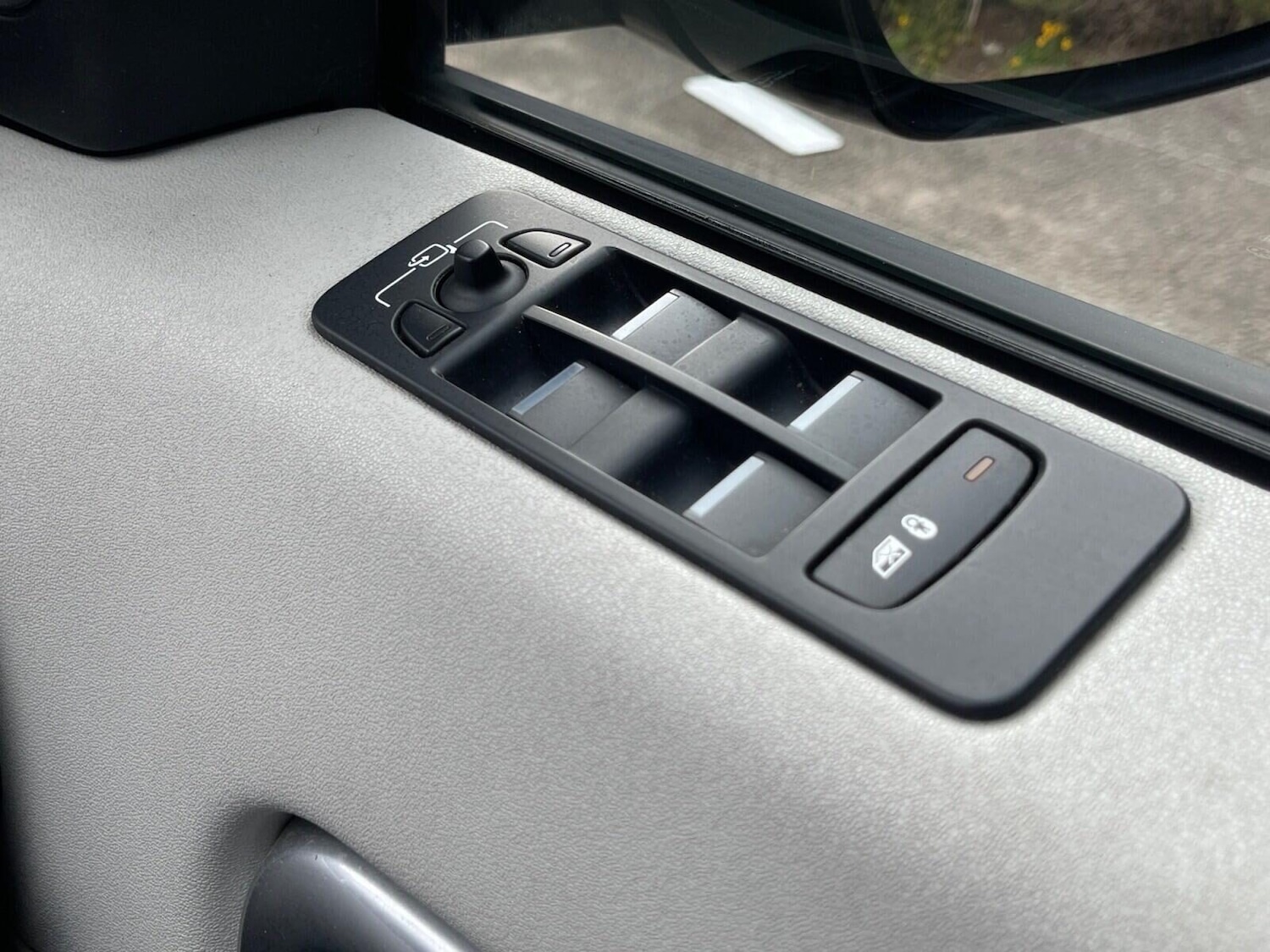 Used Land Rover Discovery Sport 2017 for sale - 78125012: Photo 35