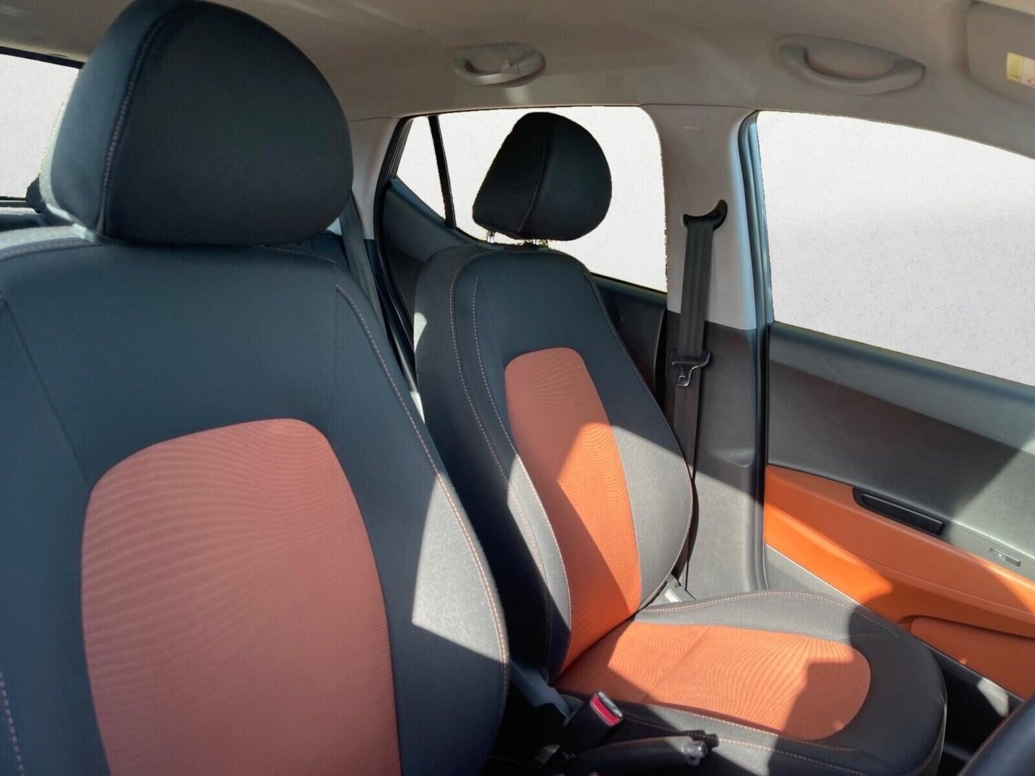 Used Hyundai i10 2014 for sale - 77758842: Photo 10