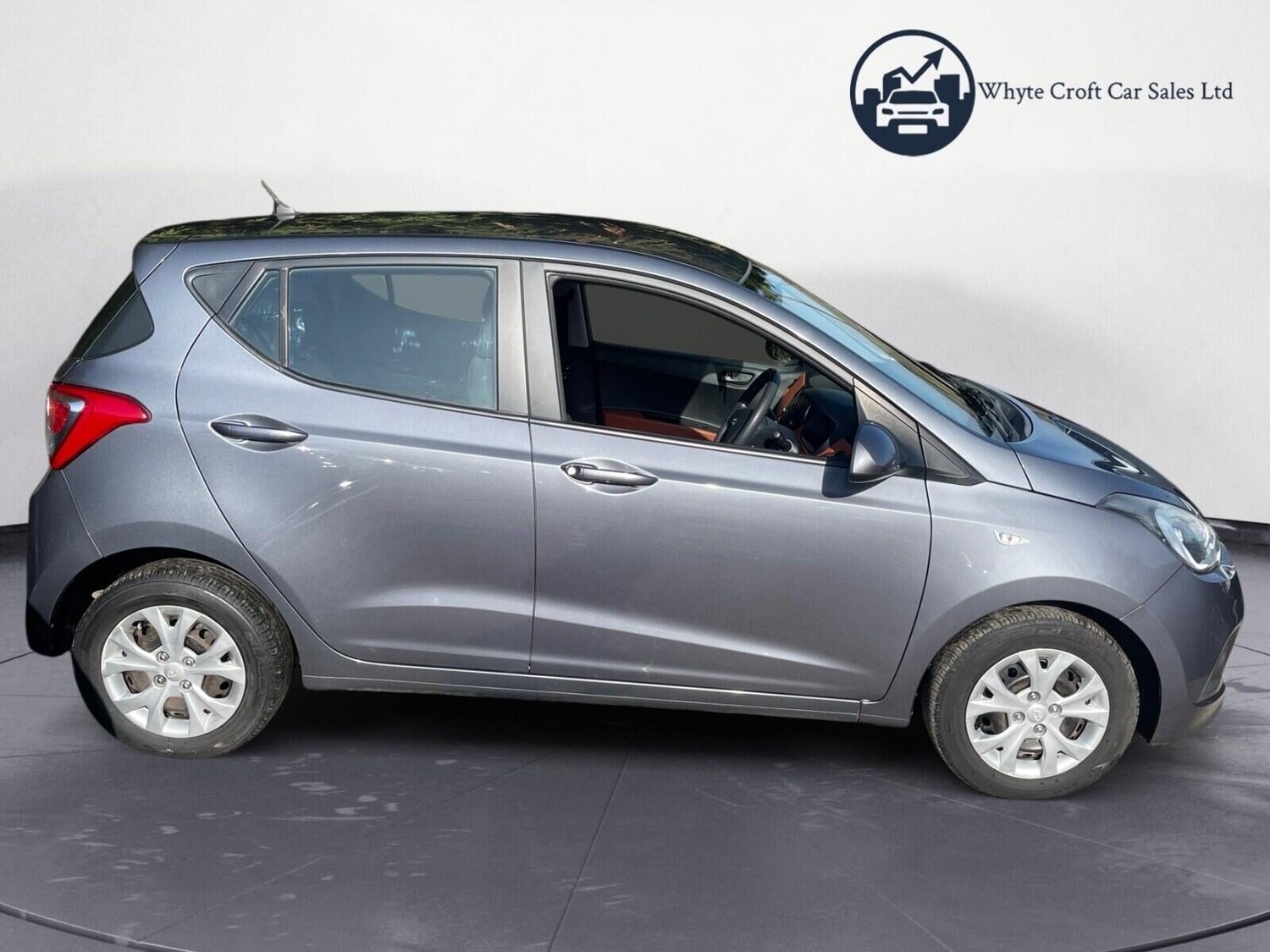 Used Hyundai i10 2014 for sale - 77758842: Photo 8