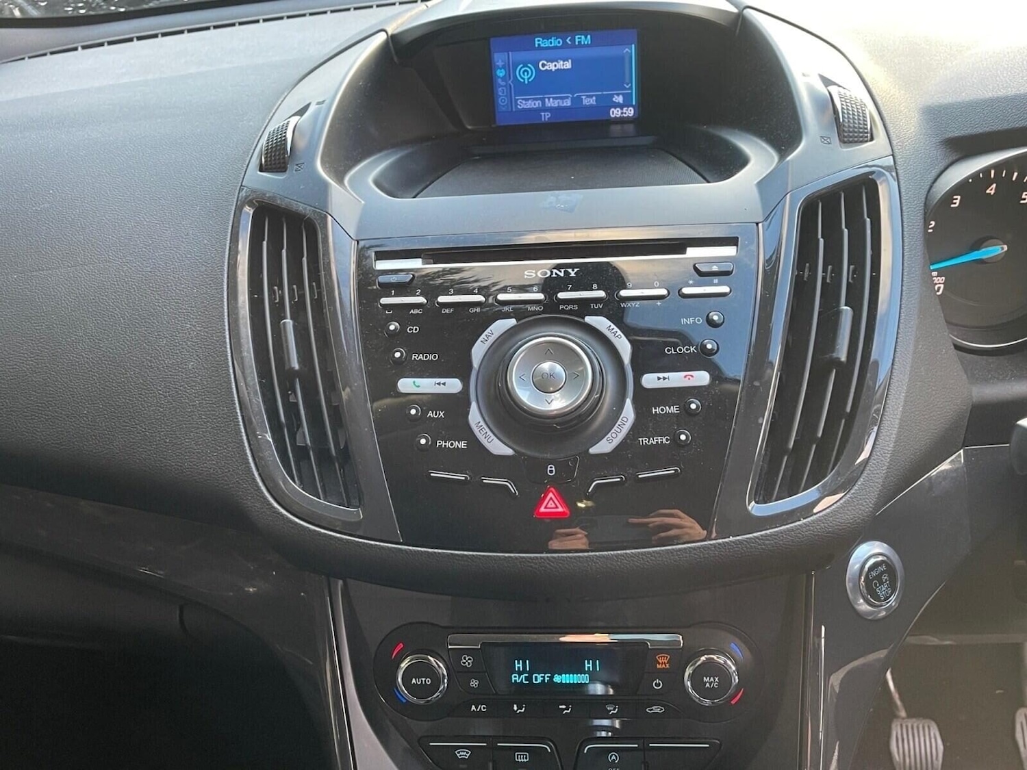 Used Ford Kuga 2015 for sale - 77240236: Photo 21