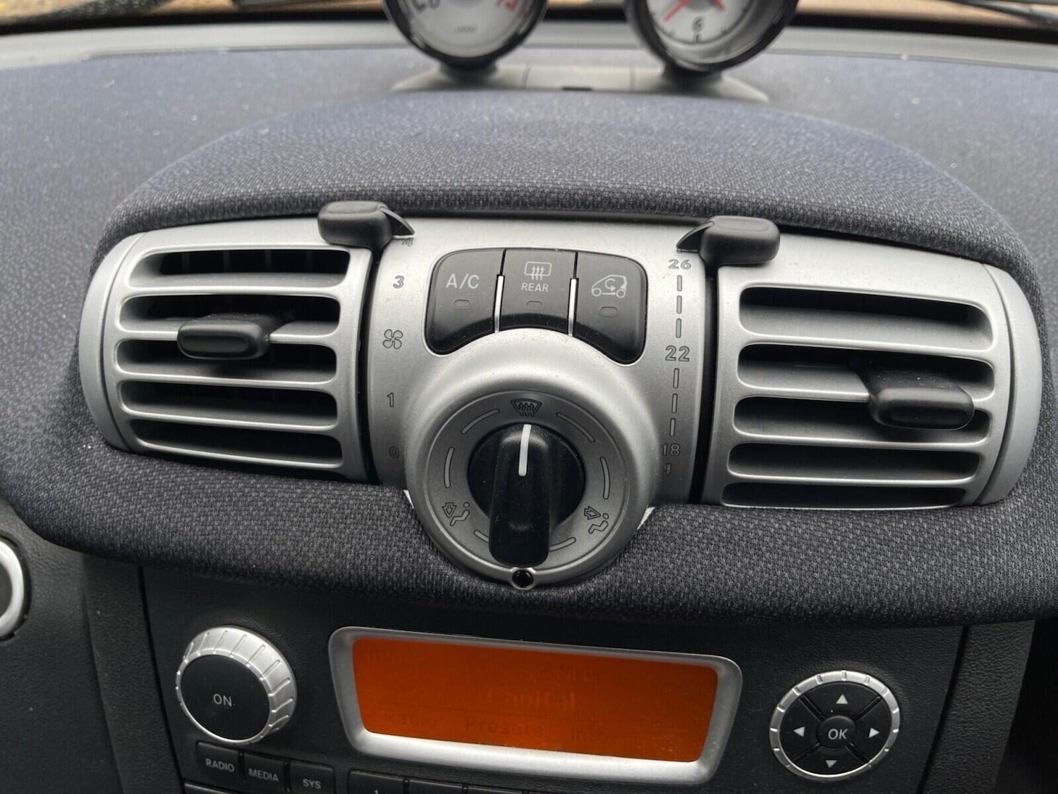 Used smart fortwo 2013 for sale - 76115667: Photo 22