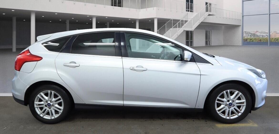 Used Ford Focus 2013 for sale - 76710644: Photo 3